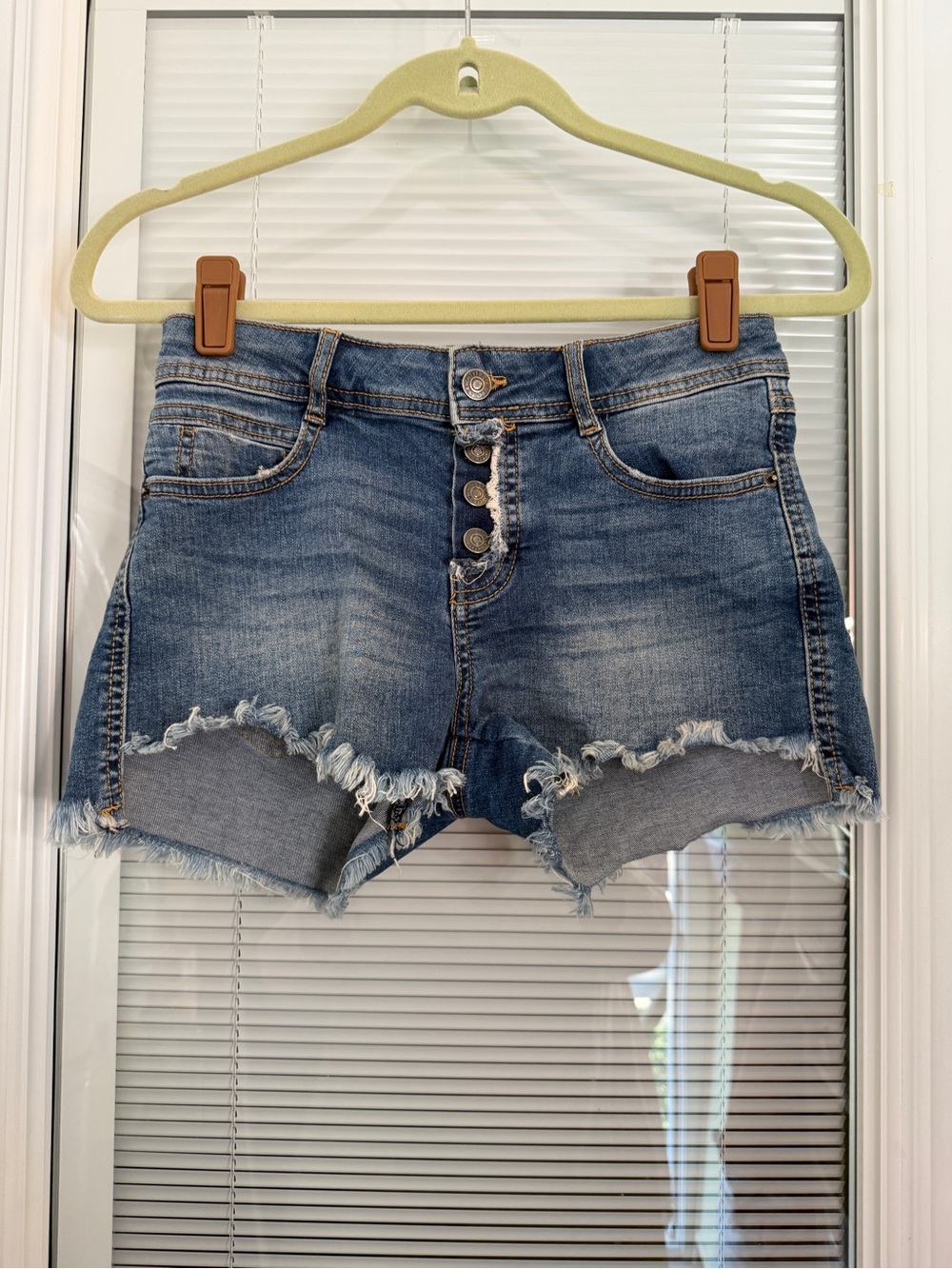 Eighty Two Shortie Size 3 Distressed Button Fly Cut Off Denim Jean Shorts